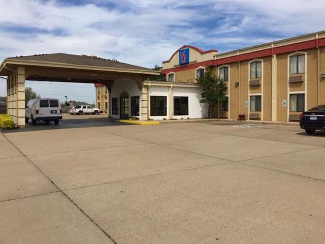Motel 6 Claremore, Ok,,2 star