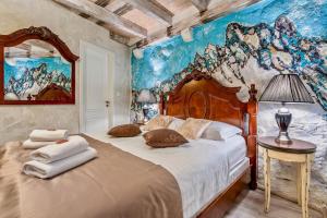 Historic Plaza Varos - Adults Only,Split>>Podstrana,4 star