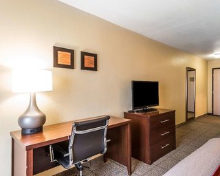 Quality Inn & Suites Bethany,Trenton>>Bethany,3 star