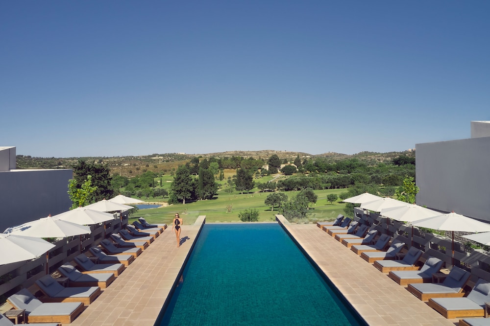 Minthis Resort,Paphos>>Kissonerga,4 star