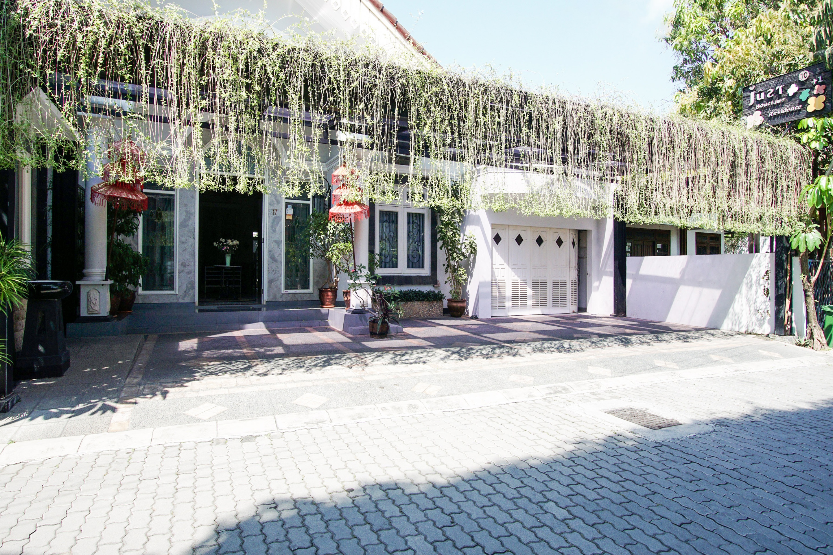 Collection O 3986 Just 11 Boutique,Sleman>>Ngaglik,2 star