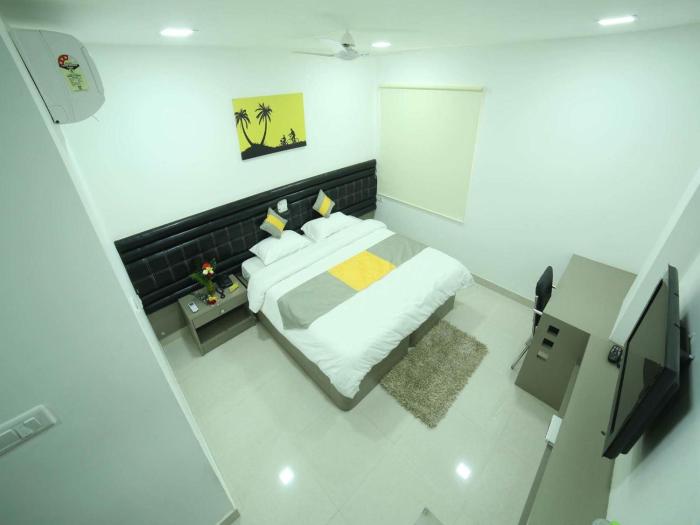 Cosy Room With Private Bath And Work Desk,Chanda Nagar>>Hyderabad,3 star