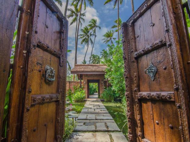 Reef Villa & Spa,,5 star