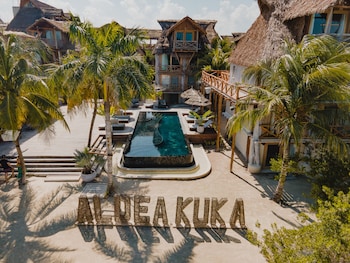 holbox aldea kuka