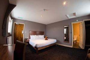 The Dog And Doublet Inn