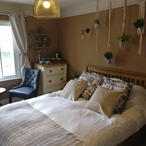 The Riverside Rooms,,2.5 star