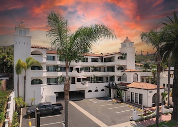 The Surfbreak Hotel,,2.5 star