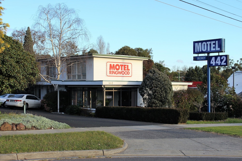 Ringwood Motel,,2.5 star