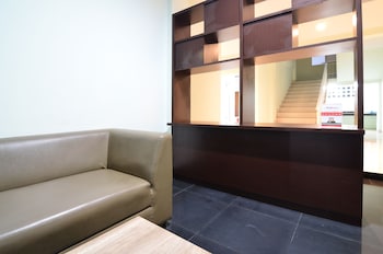 reddoorz near museum keraton surakarta