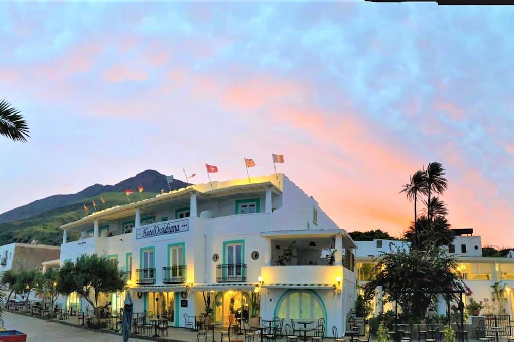 hotel ossidiana stromboli center