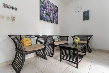 reddoorz plus near trisakti university