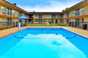 castle inn and suites