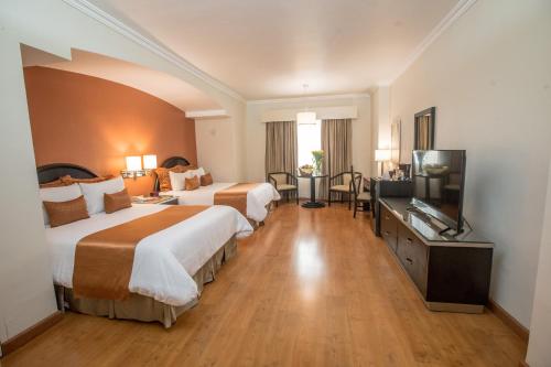 hotel plaza de oro