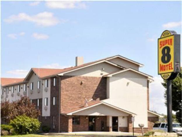 american inn suites detroit metro airport