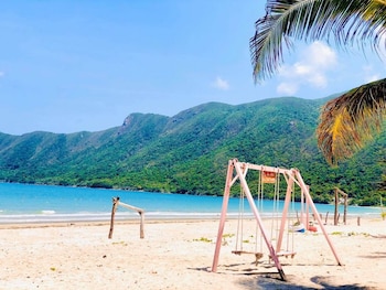 tan son nhat con dao resort