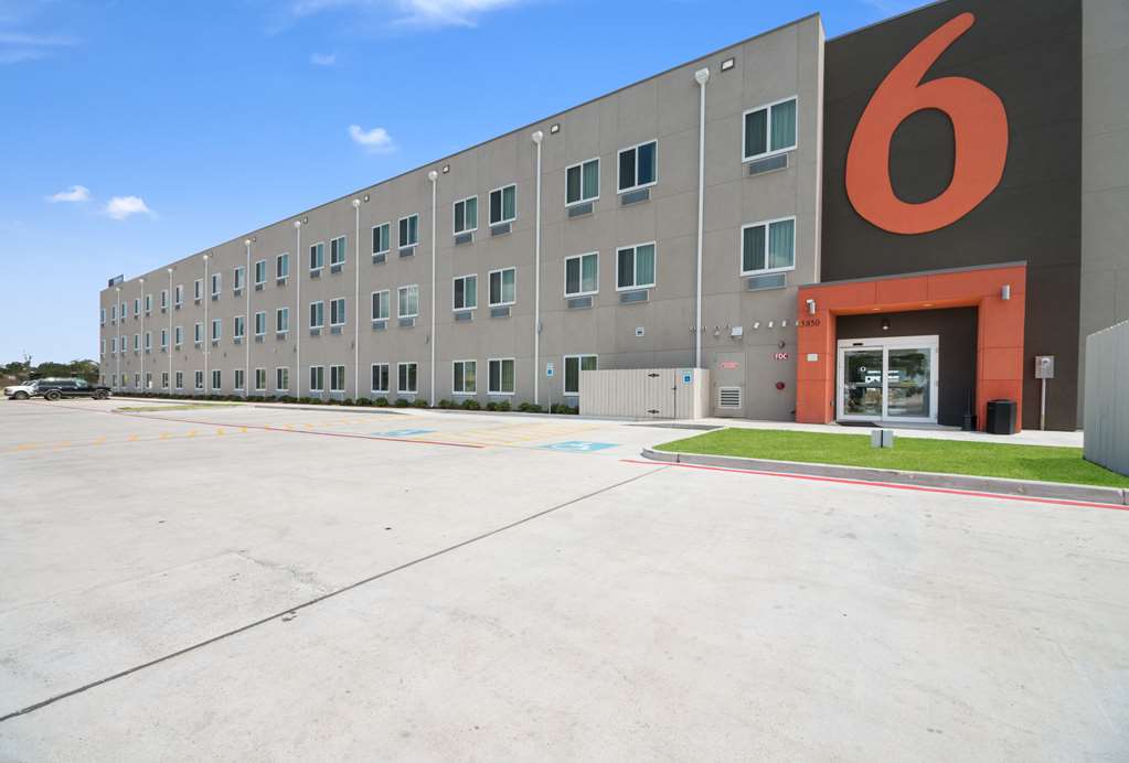 studio 6 corpus christi tx