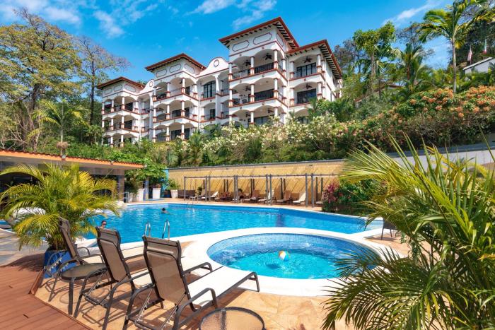 shana by the beach manuel antonio