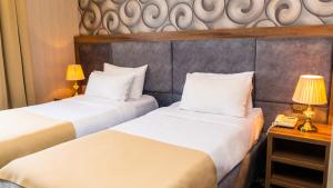 grand midway hotel