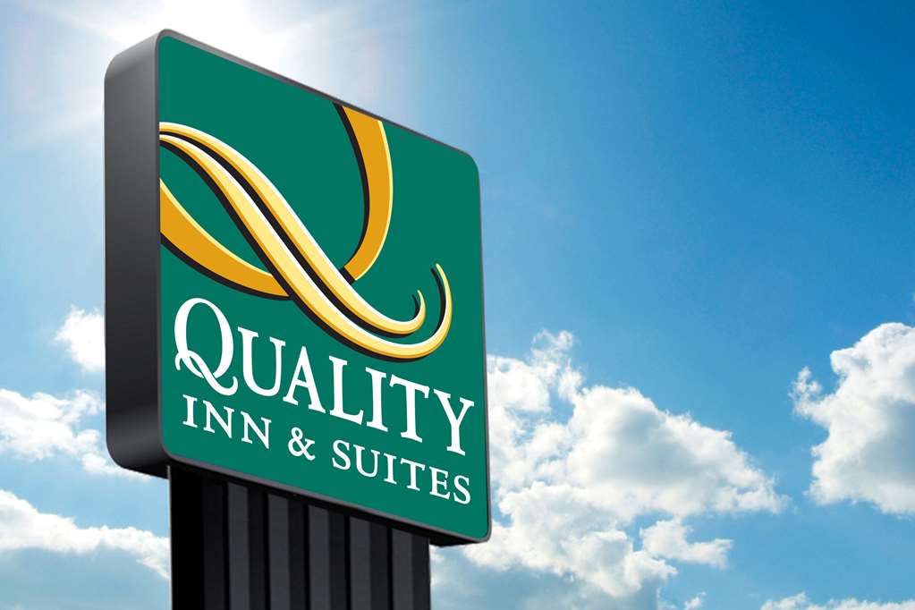 Quality Inn & Suites,,2 star