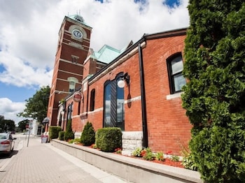 Clocktower Inn,,3 star