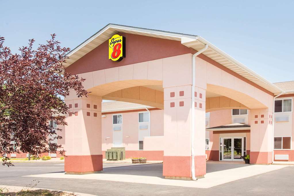 Super 8 By Wyndham Iola Ks,Iola>>Allen,2 star