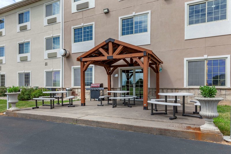 Comfort Suites Delavan - Lake Geneva Area