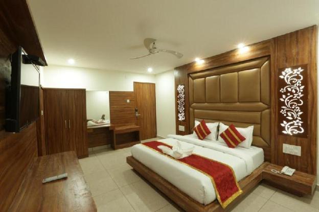 Hotel Katra Grand,Railway Road ,3 star