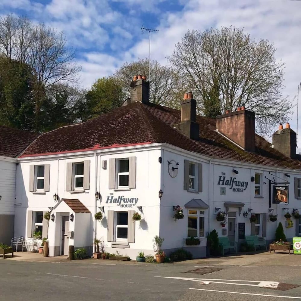 The Halfway House Pub And Kitchen,Polbathic>>Cornwall,3 star