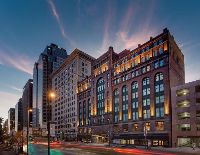 Hyatt Regency Cleveland At The Arcade,Cleveland>>Burke Lakefront Airport,4 star