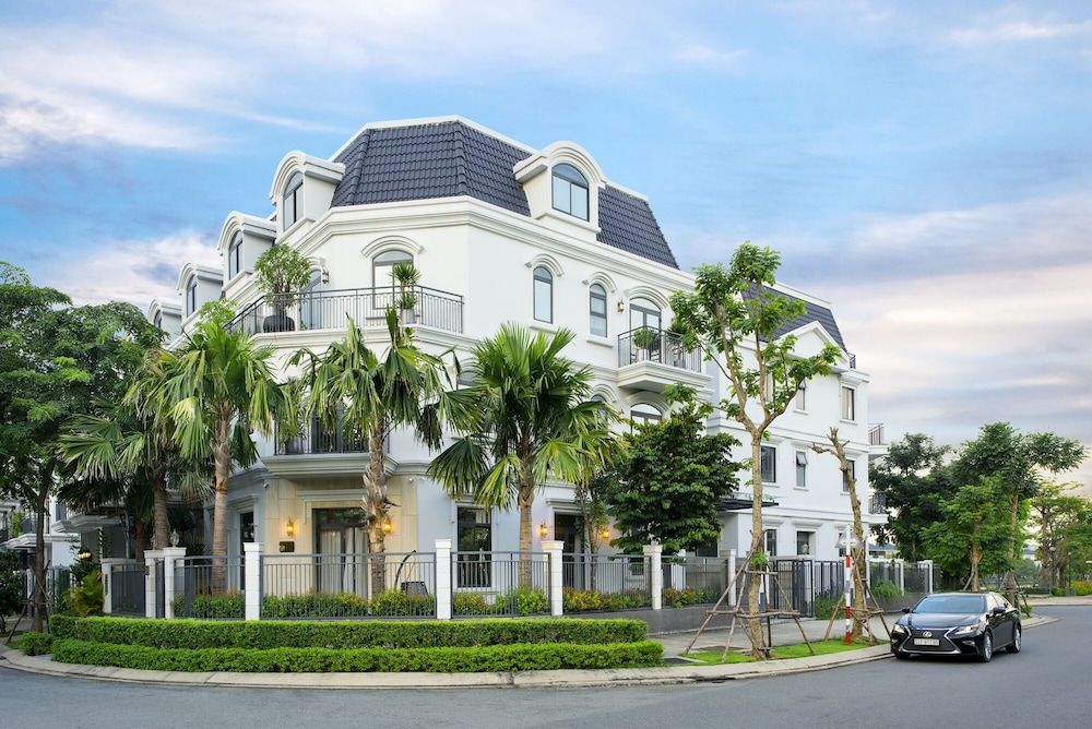 Icity Lakeview Saigon Villa,,4 star