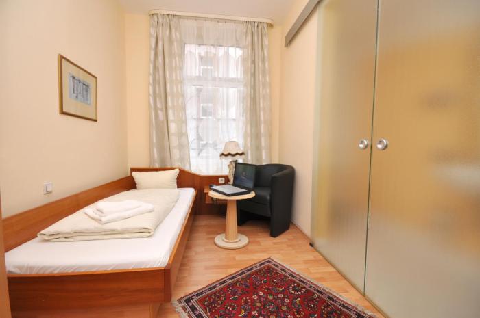 hotel apadana frankfurt