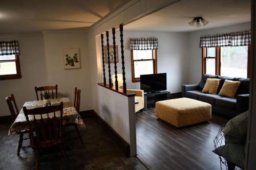 Brook Road Condo,,3 star