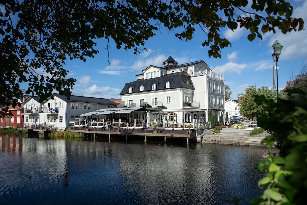 Atellet Hotell,Bergshamra>>Arlanda,4 star