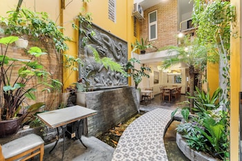 Halo Hotel,23 Thu Khoa Huan Street, Ben Thanh Ward,4 star