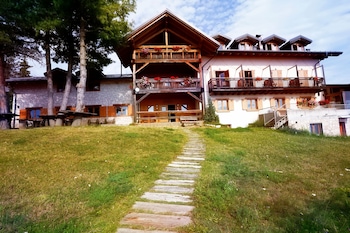 Rifugio Predaia Ai Todesci,Predaia>>Coredo,3 star