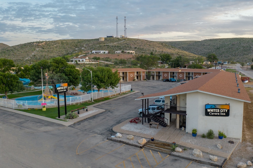 White's City Cavern Inn,,2.5 star