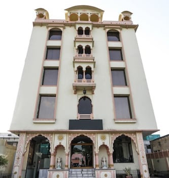 Hotel Golden Ram Vilas,Rajasthan>>Jaipur,3 star