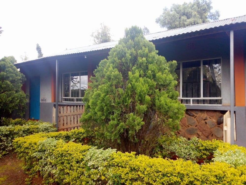 wamagach kahua ini hotel