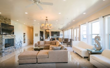 Stylish Condos Close To Art And Culture,,4 star