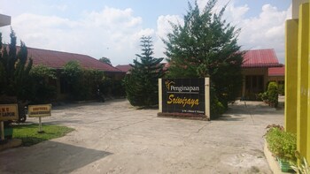sriwijaya hotel siantar