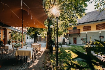 Dvor Jezeršek Brnik,Ljubljana>>Cerklje Na Gorenjskem,3 star