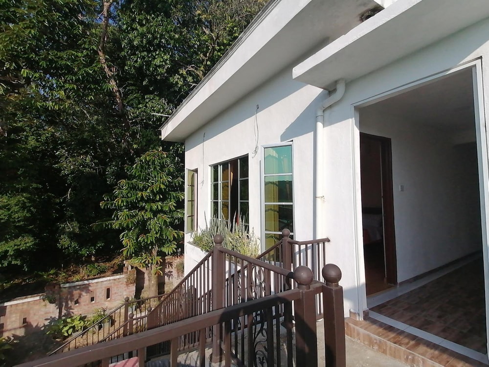 Guesthouse Beluru,,2 star
