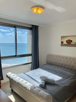 spacious sea view apartment