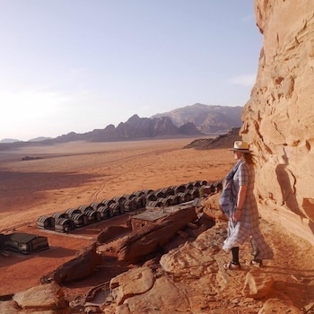ali wadi rum moon camp