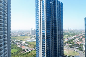 clean studio apartment connected to mall at orchard supermall mansion