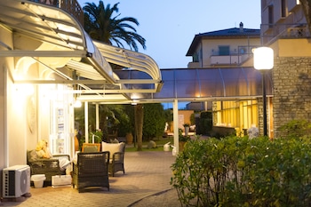 albergo battelli adults only