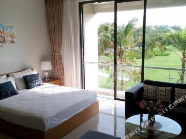 ocean resort 3 bedrooms danang living