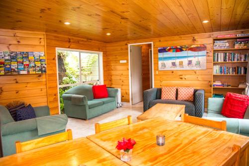 Tatahi Cove - Hostel,Thames-Coromandel>>Hahei,2 star