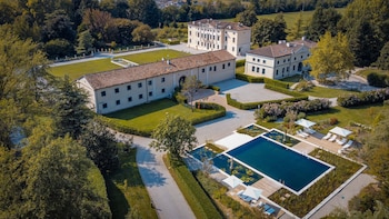 Villa Solatia,,4 star