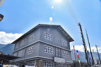 rufina lachung deezong